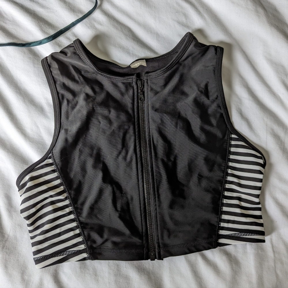 Old Navy zip up swim top, size small